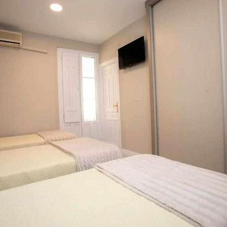 Hostal Viena Plaza Nueva Granada Eksteriør billede