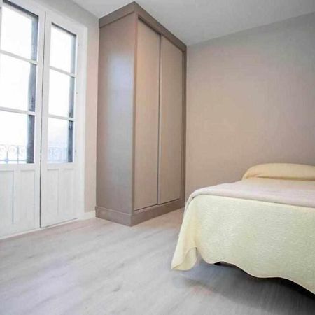 Hostal Viena Plaza Nueva Granada Eksteriør billede