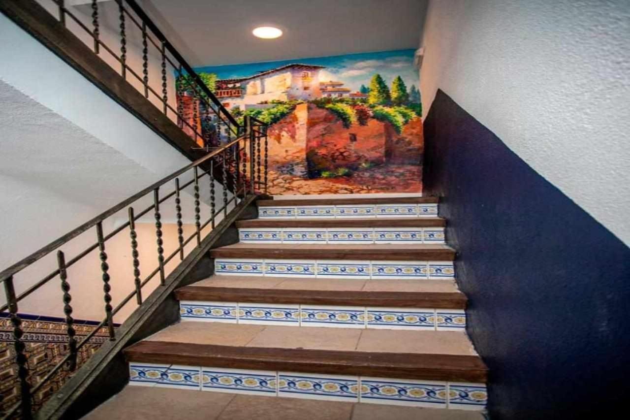 Hostal Viena Plaza Nueva Granada Eksteriør billede