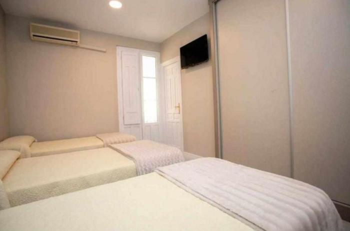 Hostal Viena Plaza Nueva Granada Værelse billede