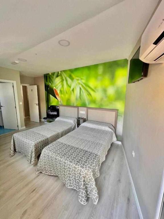 Hostal Viena Plaza Nueva Granada Eksteriør billede