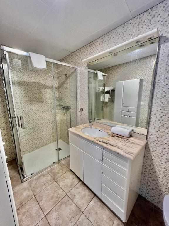 Hostal Viena Plaza Nueva Granada Eksteriør billede