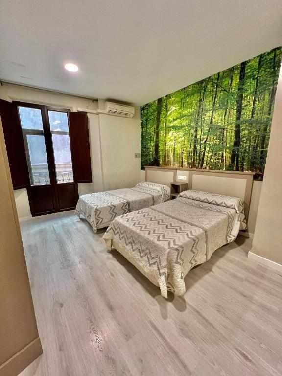 Hostal Viena Plaza Nueva Granada Eksteriør billede